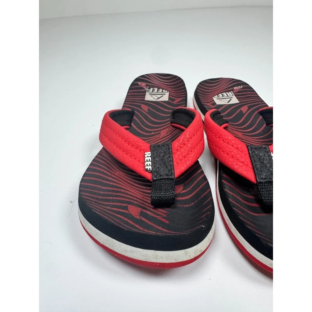 Reef Ahi Kids Flip Flops 11/12 Black Red Casual Slide Slip On Thong Sandals